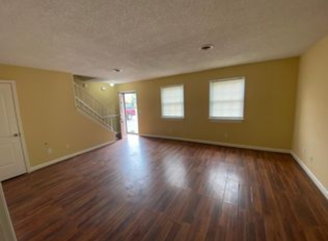 Building Photo - 1341 Cactus Ave