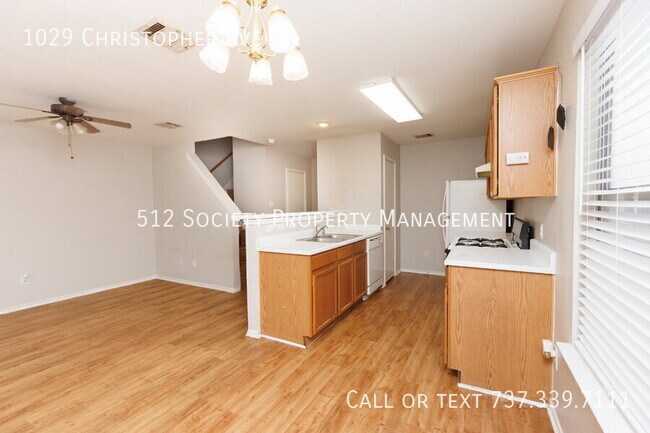 Building Photo - 1029 Christopher Ave