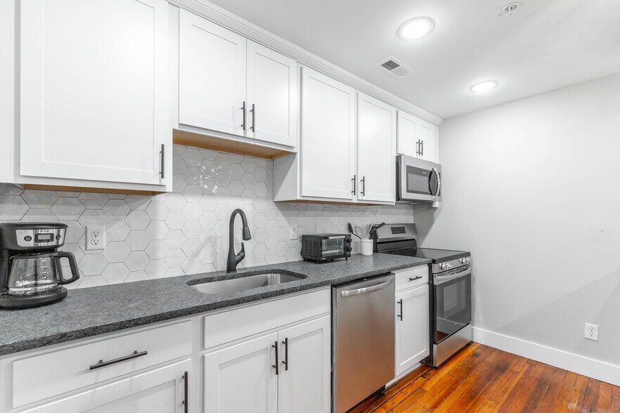 Building Photo - 1108 McCallie Ave