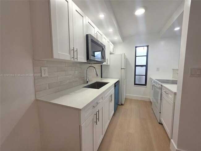 Building Photo - 7445 SW 153rd Pl