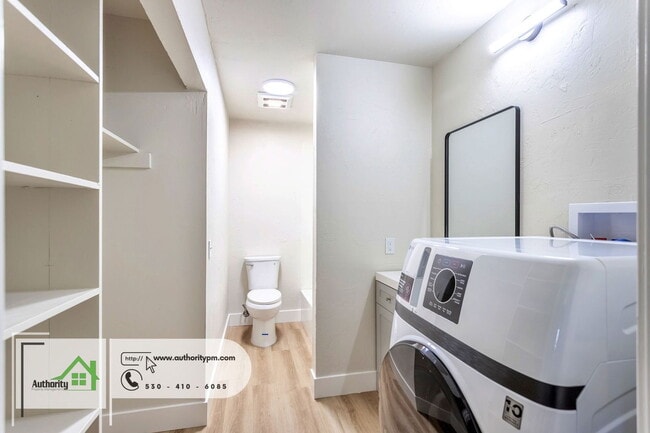 Building Photo - 1427 Orange Ave