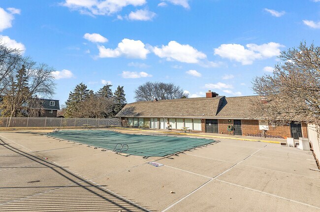 Building Photo - 108 E Bailey Rd
