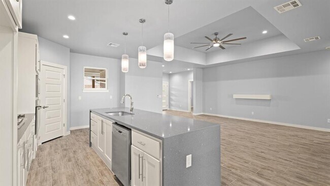 Building Photo - 217 Olde Ml Ct