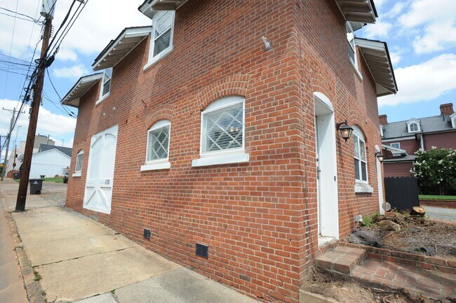 Building Photo - ***Furnished***Charming Historical Home for Lease in Downtown Winston-Salem