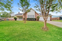 Building Photo - 209 Spanish Oak Dr