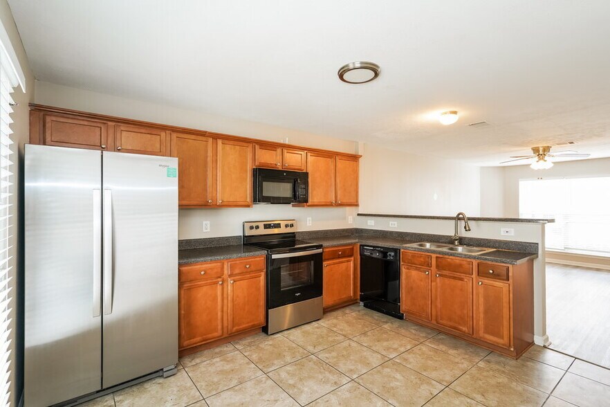 Building Photo - 8022 Logan Dr