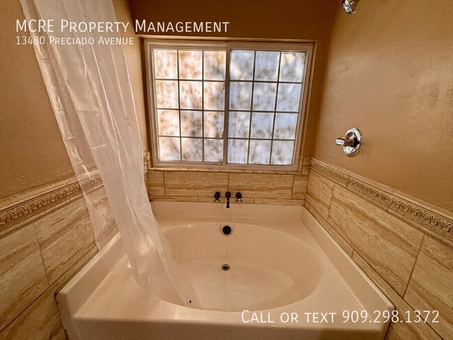 Building Photo - 13480 Preciado Ave