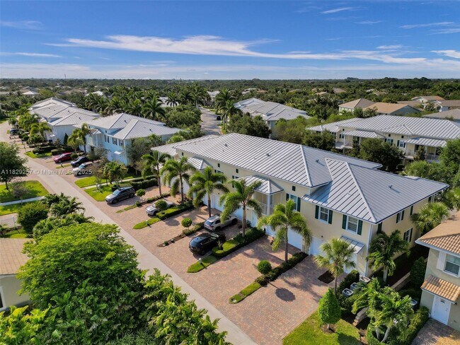 Building Photo - 1144 S Community Dr