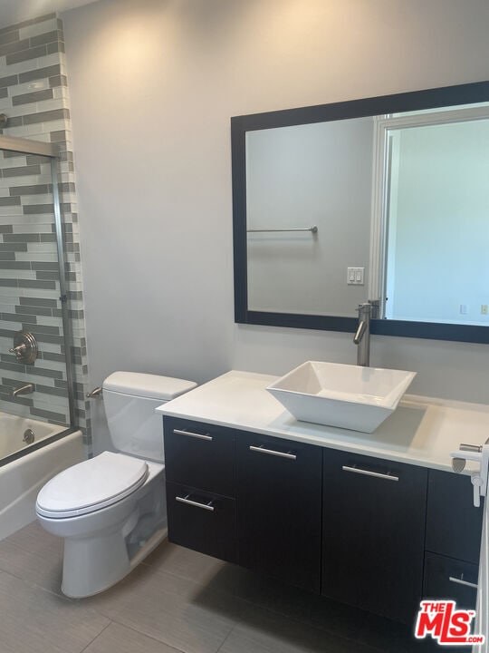 Building Photo - 1862 S Bentley Ave