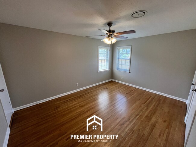 Building Photo - Spacious 3BR/2BA Whitehaven Home | 1,700+ SQ FT, Hardwood & Brick Fireplace