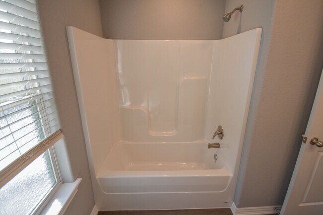 Building Photo - 3 Bedroom 2 Bath Home in Prairie Grove