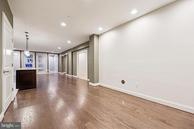 Building Photo - 448 Salk Cir