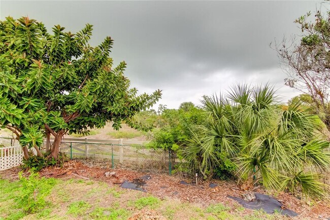 Building Photo - 1421 Beach Club Ln