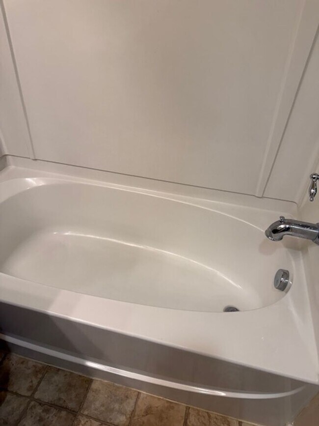 Building Photo - Gorgeous Natomas Condo