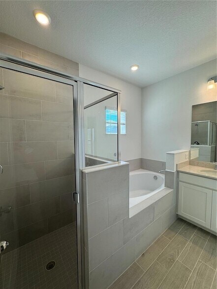 Building Photo - 6582 SW 89th Loop