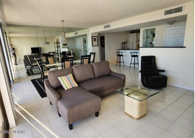 Building Photo - 2828 N Atlantic Ave