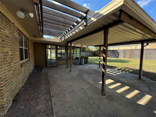 Building Photo - 802 Brookhurst Dr