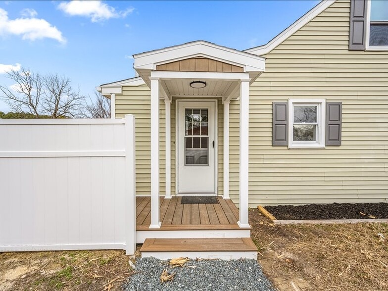 Building Photo - 600 Pacific Ave