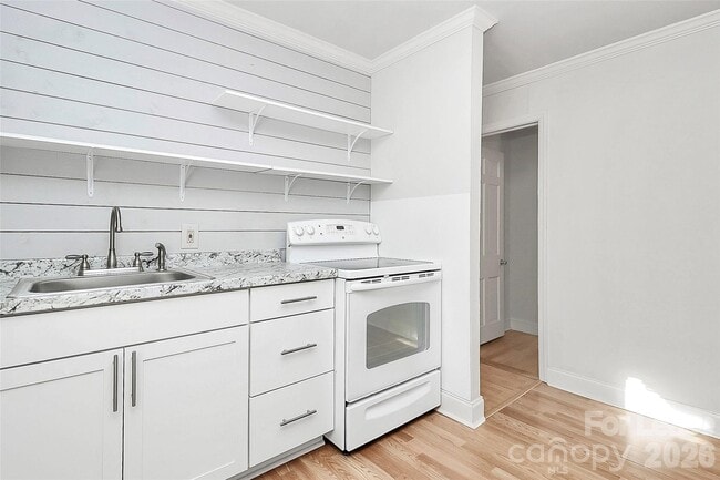 Building Photo - 1728 Lombardy Cir