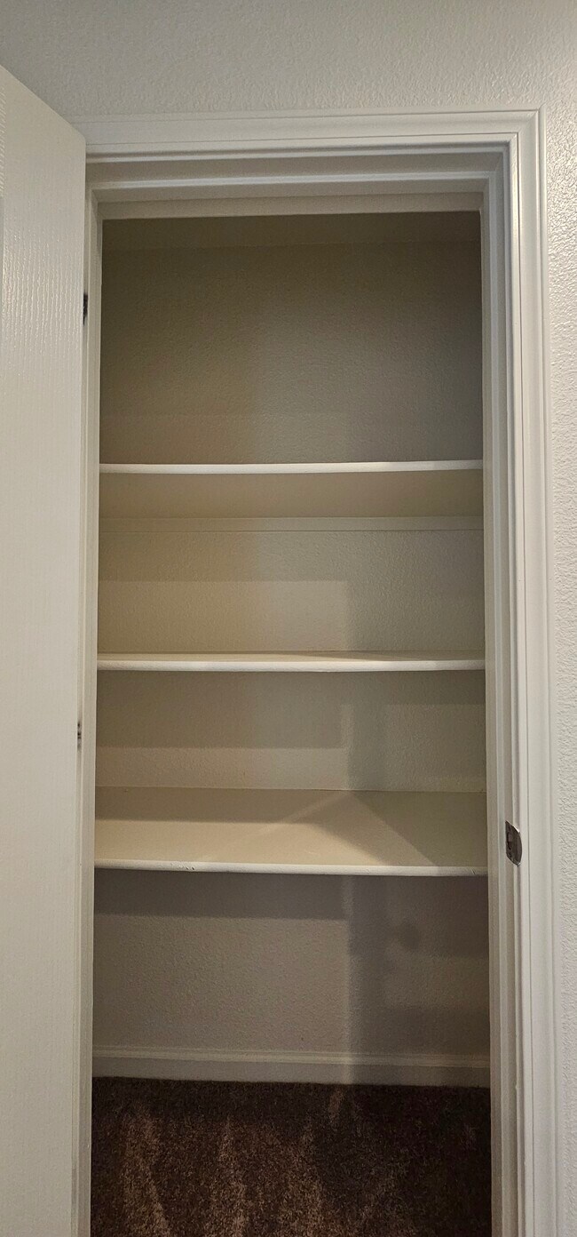 Building Photo - 8 Halsey Pl