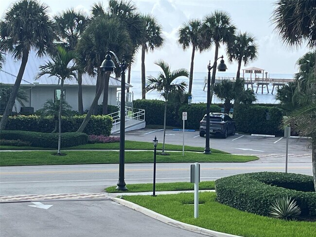 Building Photo - 333 NE 21st Ave