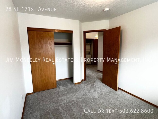 Building Photo - Nice 3 Bedroom Home