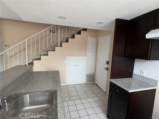 Building Photo - 16650 Terrace Ln