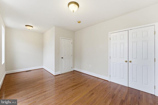 Building Photo - 1362 Irving St NW