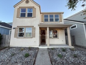 Building Photo - 2527 N Village Dr