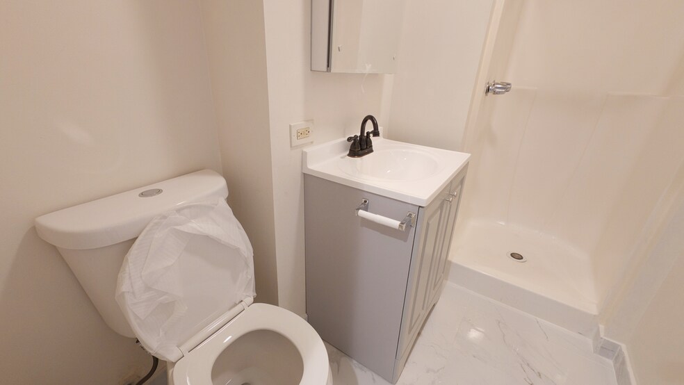 Building Photo - 3307 S Wallace St