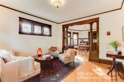 Building Photo - 980 6th St E