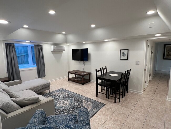 Building Photo - 2675 Acorn Ave NE