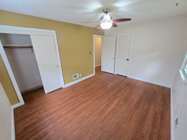 Building Photo - Charming 4-Bedroom Brick Ranch in Virginia...
