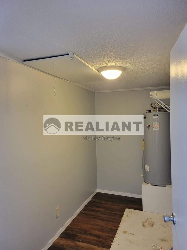Building Photo - 505 Amhurst Dr