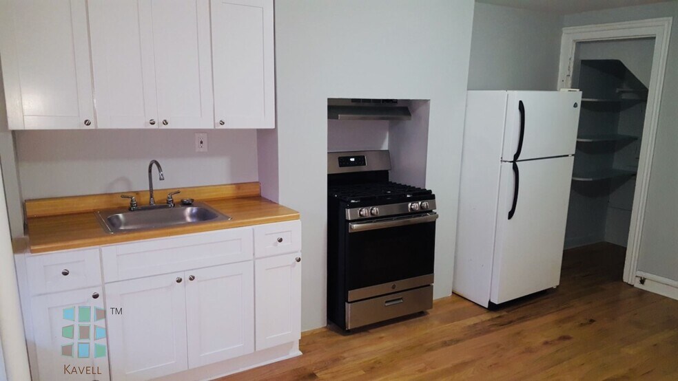 Kitchen - 50 Irving Place