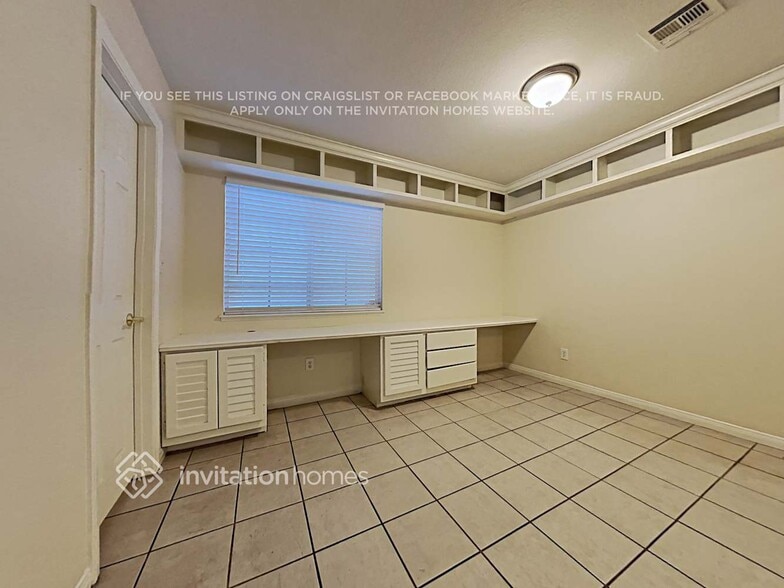 Building Photo - 7720 Fall Cliff Rd