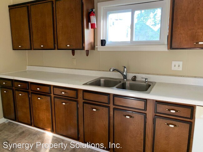 Building Photo - 4 br, 1.5 bath House - N. Union St. 265 Cr...