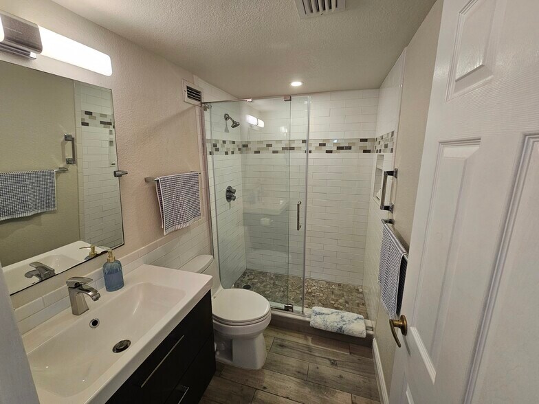Building Photo - 2501 S Ocean Dr