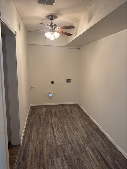 Building Photo - 935 Creager St