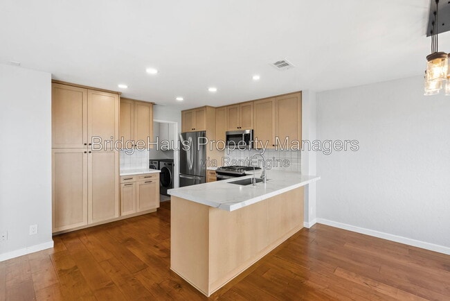 Building Photo - 6531 Corte Valdez