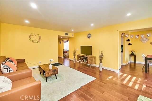 Building Photo - 531 Juniper Way