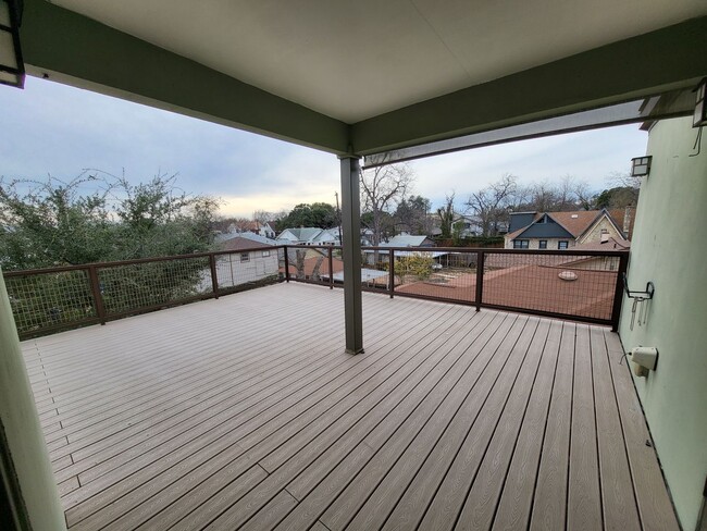 Building Photo - Contemporary Home in Woodlawn Terrace