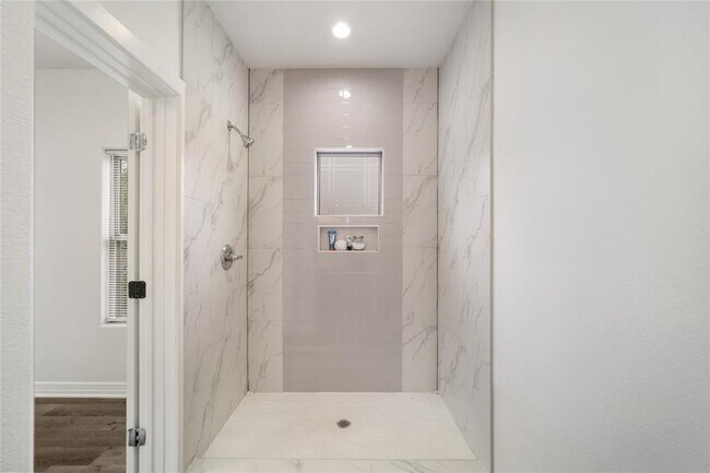 Building Photo - 2336 Charles Rd