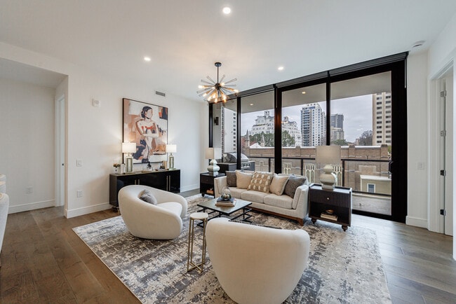 Building Photo - 2425 Peachtree Rd NE