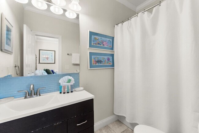 Building Photo - 4518 John Ave