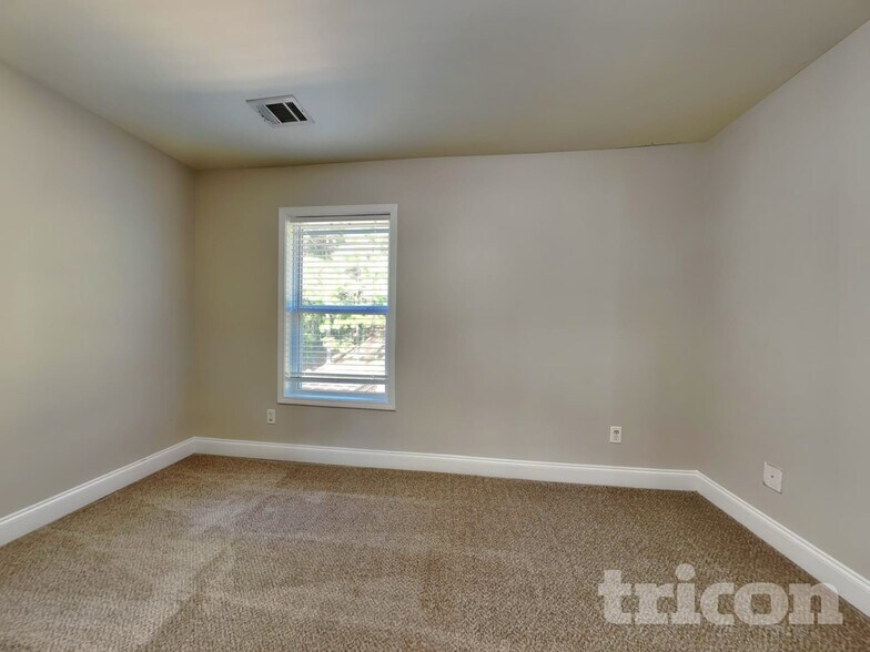 Building Photo - 4556 Bellemeade Dr