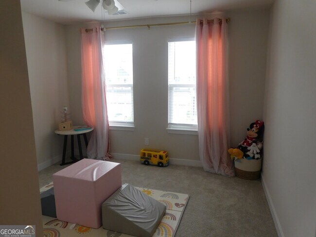 Building Photo - 376 Salt Lk Ln