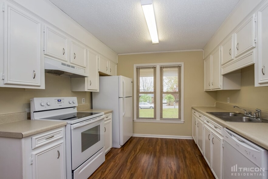 Building Photo - 136 Glenshannon Dr