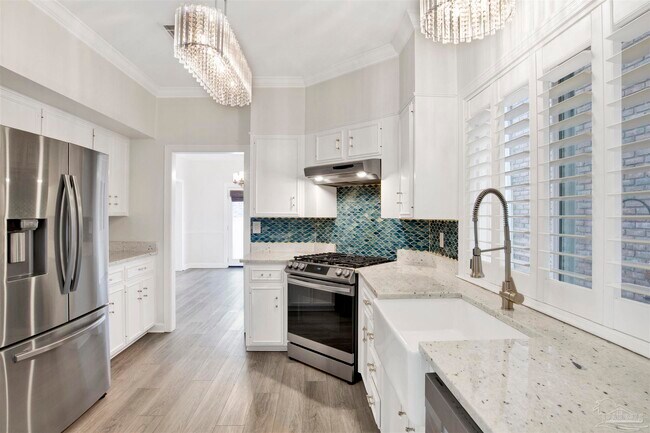 Building Photo - 3347 Chantarene Dr