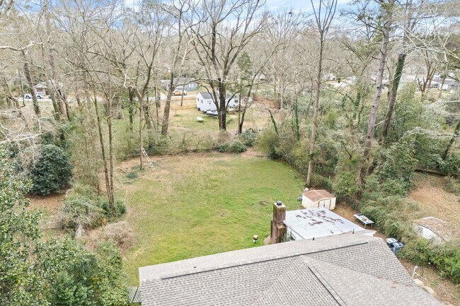 Building Photo - House in Auburn Available NOW!